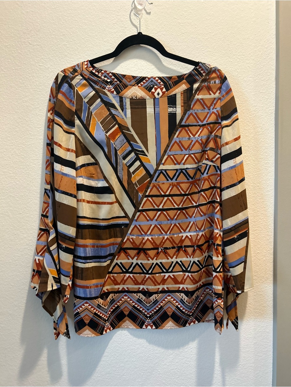 Chico's Geometric Print V-Back Blouse in Orange, Blue and Cream Size 1 - Picture 2 of 10